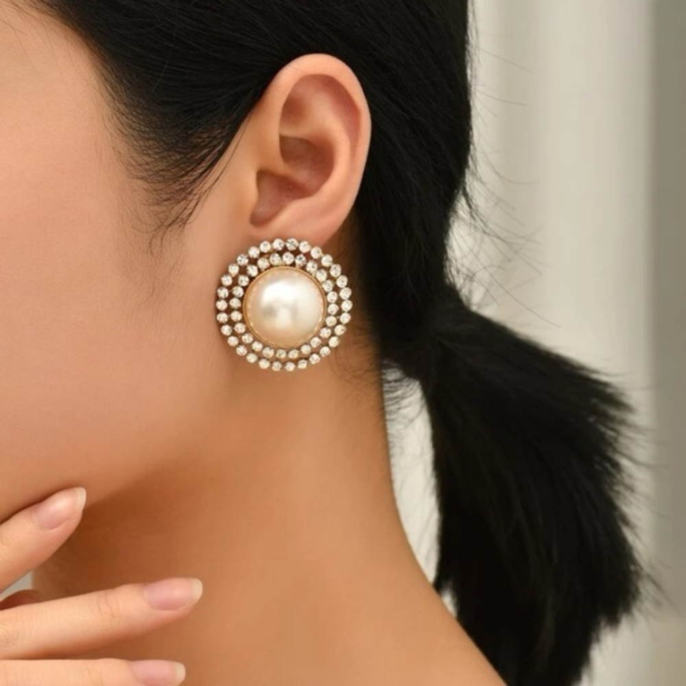 NWOT Clip on Pearl earrings‎ with rhinestones